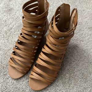 Steve Madden cage sandals 6 cognac